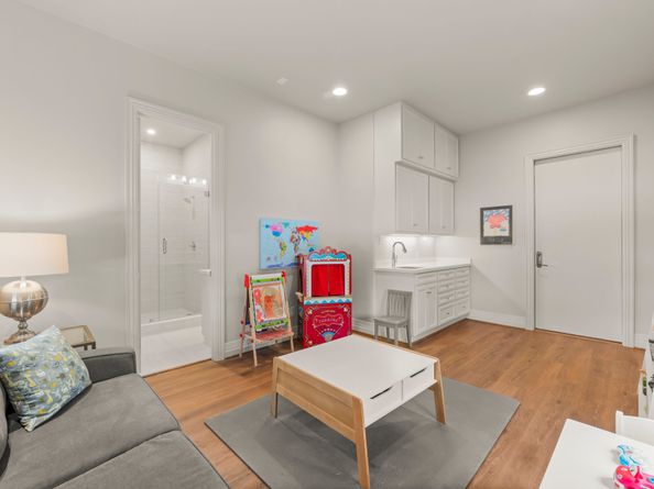41 Tiel Way, Houston TX 77019