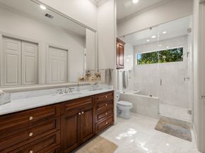 41 Tiel Way, Houston TX 77019