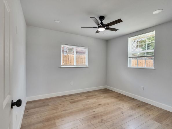 9003 Ledge Street, Houston TX 77075
