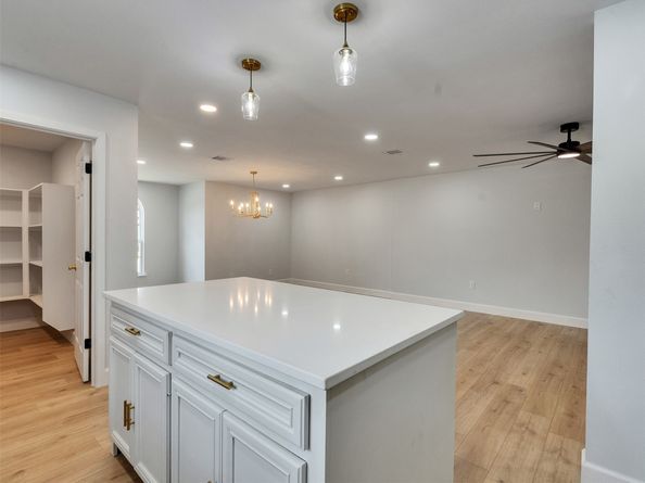 9003 Ledge Street, Houston TX 77075