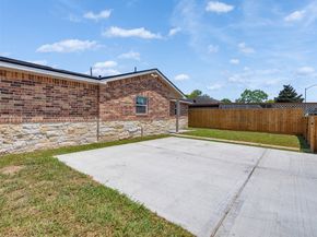 9003 Ledge Street, Houston TX 77075