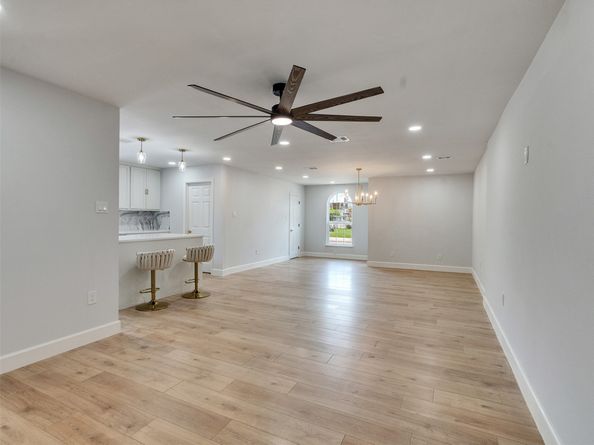 9003 Ledge Street, Houston TX 77075