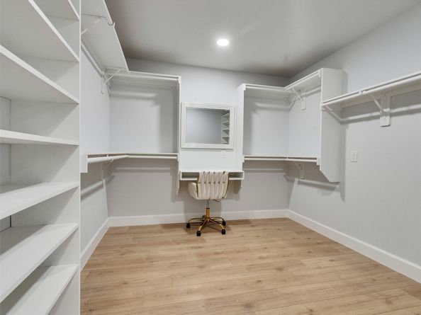 9003 Ledge Street, Houston TX 77075