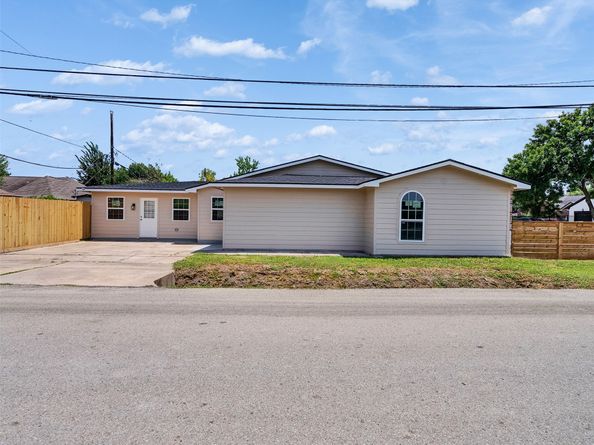 9003 Ledge Street, Houston TX 77075