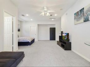 7150 Windwater Pkwy Parkway N, Houston TX 77036