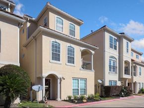 7150 Windwater Pkwy Parkway N, Houston TX 77036