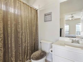 7150 Windwater Pkwy Parkway N, Houston TX 77036