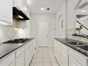 7150 Windwater Pkwy Parkway N, Houston TX 77036