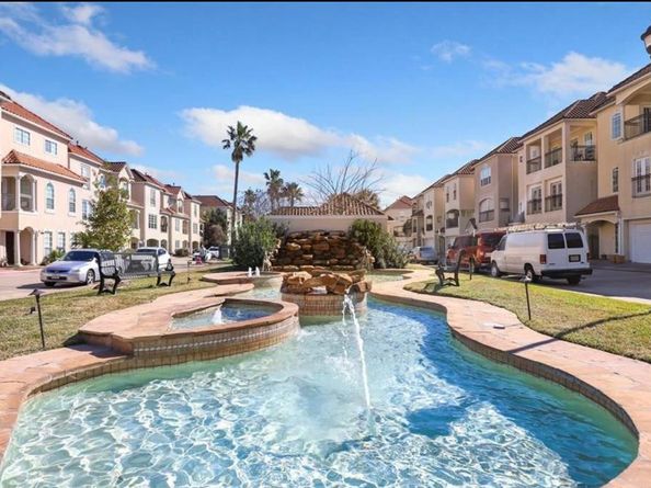 7150 Windwater Pkwy Parkway N, Houston TX 77036