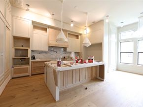 1030 W 41st Street, Houston TX 77018