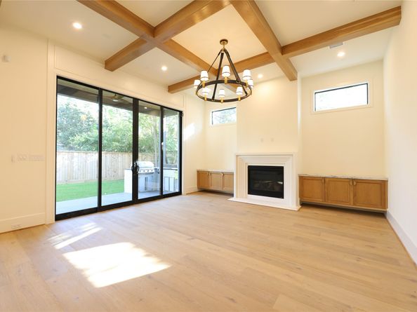 1030 W 41st Street, Houston TX 77018