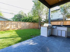 1030 W 41st Street, Houston TX 77018