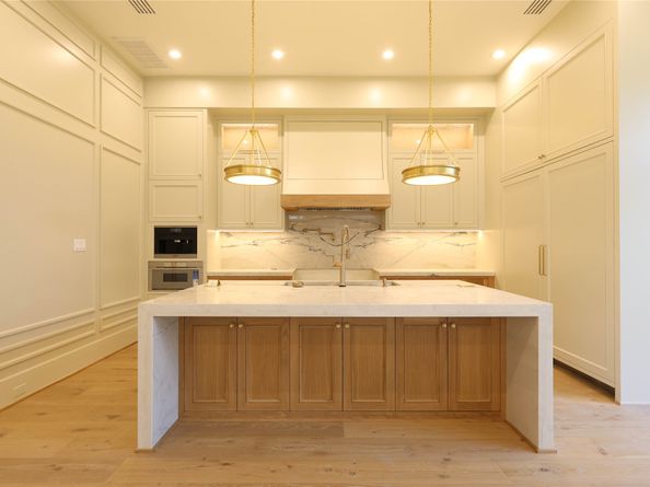 1030 W 41st Street, Houston TX 77018