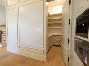 1030 W 41st Street, Houston TX 77018