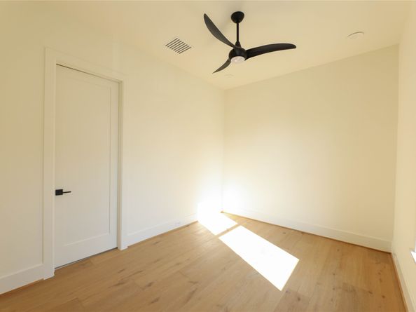 1030 W 41st Street, Houston TX 77018