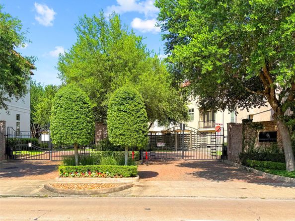 9617 Pemberton Crescent Drive, Houston TX 77025
