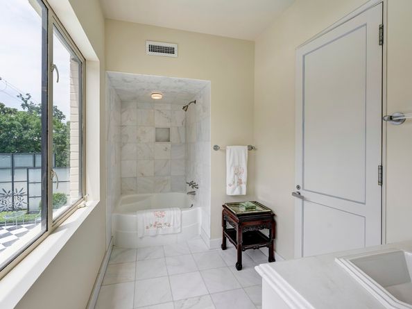 1814 Larchmont Road, Houston TX 77019