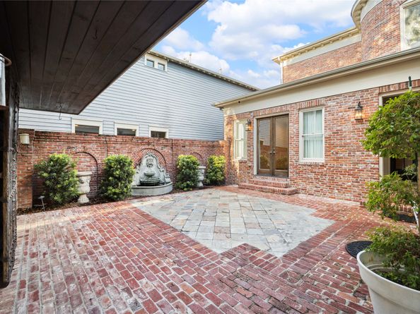 1639 Arlington Street, Houston TX 77008