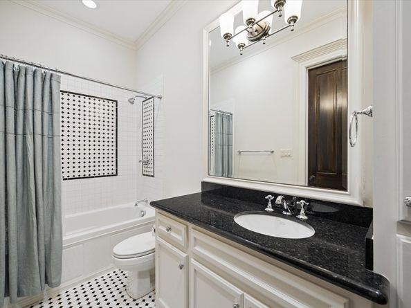 1639 Arlington Street, Houston TX 77008
