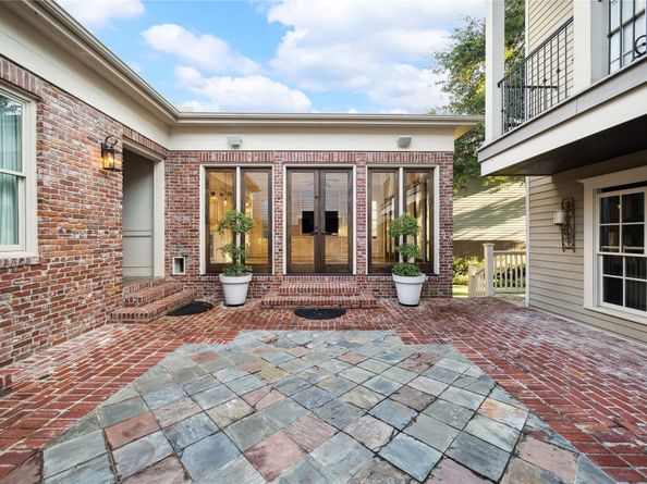 1639 Arlington Street, Houston TX 77008