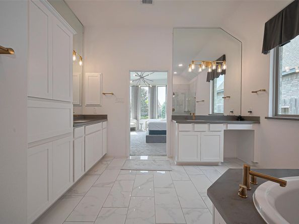 2611 Oakland Park Drive, Conroe TX 77385