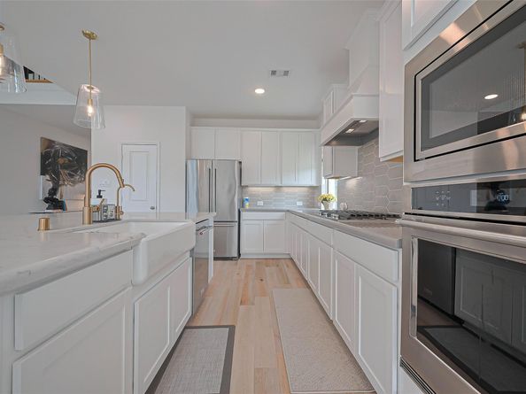 2611 Oakland Park Drive, Conroe TX 77385