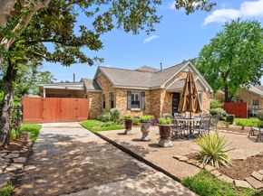 317 Avenue Of Oaks Street, Houston TX 77009