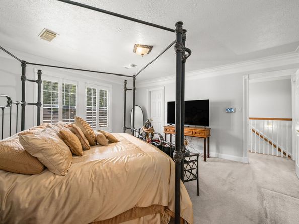 317 Avenue Of Oaks Street, Houston TX 77009