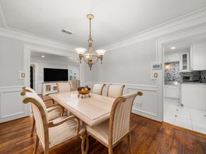 317 Avenue Of Oaks Street, Houston TX 77009