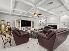 317 Avenue Of Oaks Street, Houston TX 77009