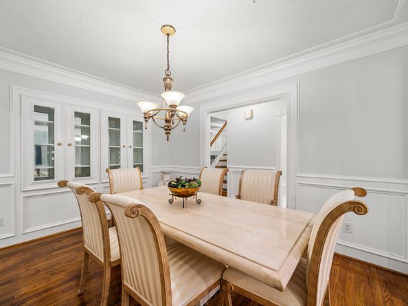 317 Avenue Of Oaks Street, Houston TX 77009