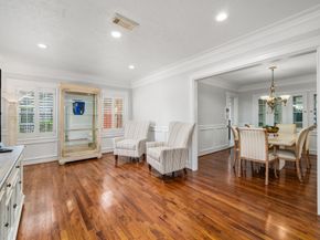 317 Avenue Of Oaks Street, Houston TX 77009