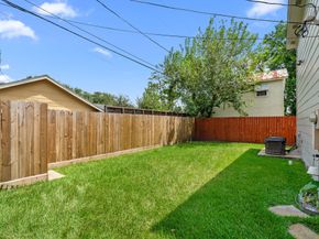 317 Avenue Of Oaks Street, Houston TX 77009