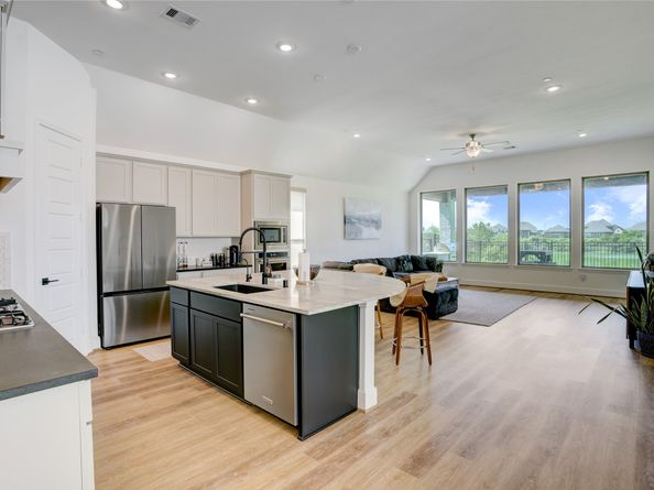 619 Rita Blanca Dr, Webster TX 77598