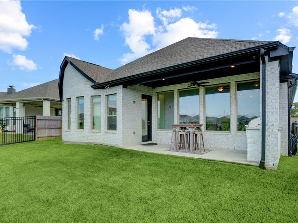 619 Rita Blanca Dr, Webster TX 77598
