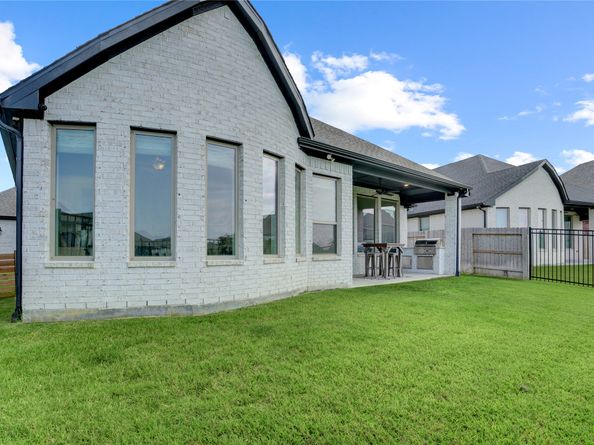 619 Rita Blanca Dr, Webster TX 77598