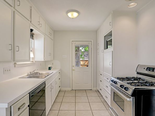 2402 Southgate Boulevard, Houston TX 77030