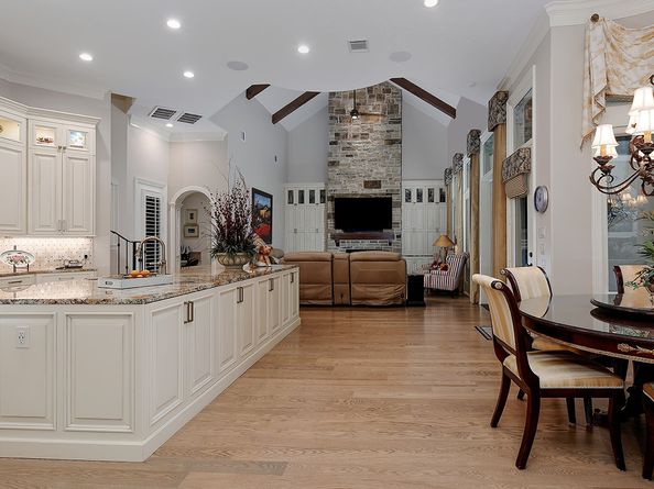 14 N Palmiera Circle, The Woodlands TX 77382