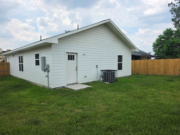 11811 Roandale Drive, Houston TX 77048