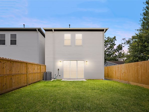 5018 Golden Forest Drive, Houston TX 77091