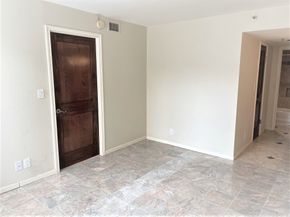 3525 Sage Road 404, Houston TX 77056