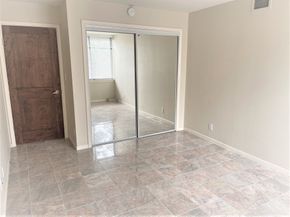 3525 Sage Road 404, Houston TX 77056