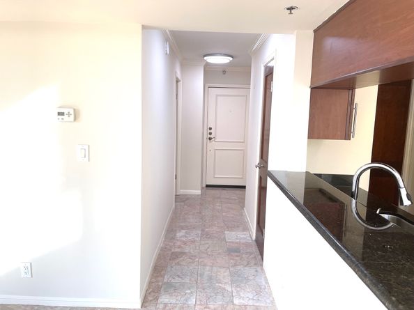 3525 Sage Road 404, Houston TX 77056