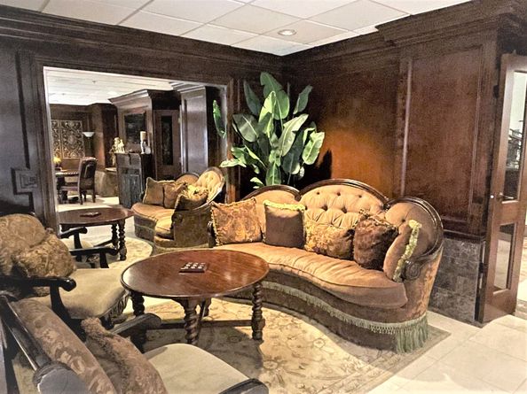 3525 Sage Road 404, Houston TX 77056