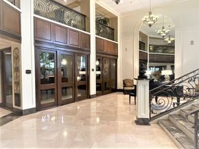 3525 Sage Road 404, Houston TX 77056