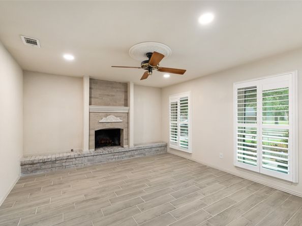 13 Whistlers Court, The Woodlands TX 77380