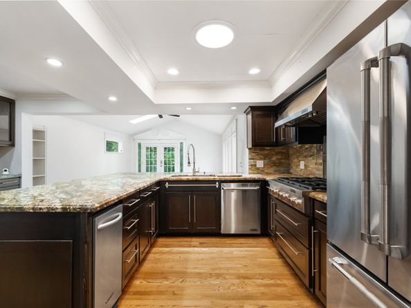 13 Whistlers Court, The Woodlands TX 77380