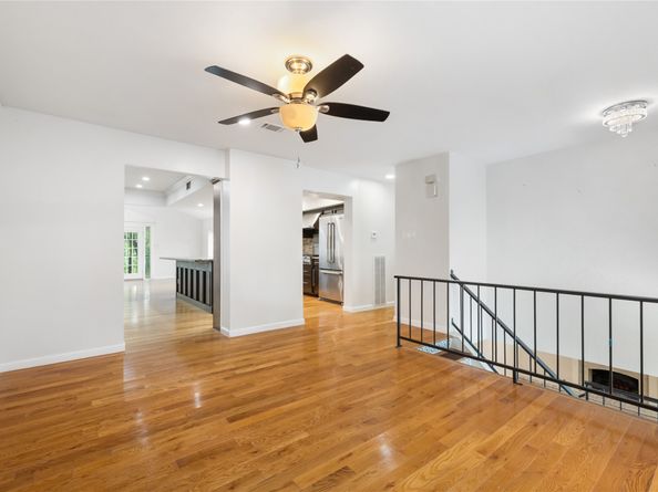 13 Whistlers Court, The Woodlands TX 77380