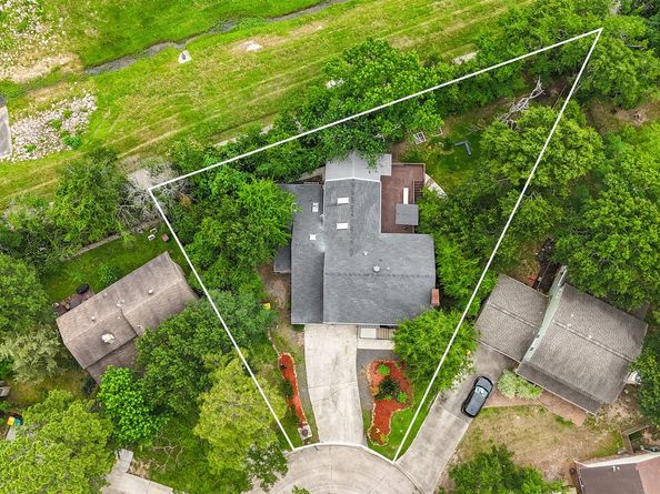 13 Whistlers Court, The Woodlands TX 77380