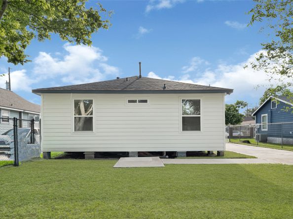 3910 Cetti Street, Houston TX 77009